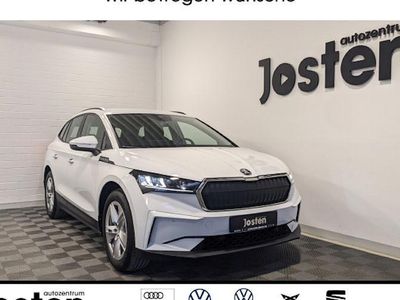 Weiß Gebraucht 2024 Skoda Enyaq iV Loft SUV | 28.990 € (Guter Preis)