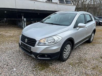 Usado Suzuki SX4 S-Cross GL 120 HP (88 kW) 2014 Cinzento SUV
