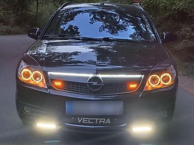 Second-hand Opel Vectra Edition 150 CP (110 kW) 2006 Negru Break