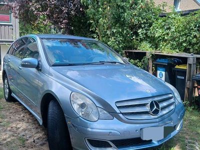 Mercedes R320