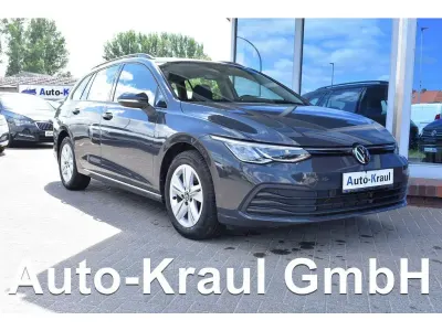 Gebraucht VW Golf VIII Life 150 PS (110 kW) 2022 Uranograu Kombi