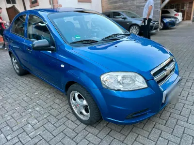 Usata Chevrolet Aveo 84 CV (61 kW) 2010 Blu Berlina