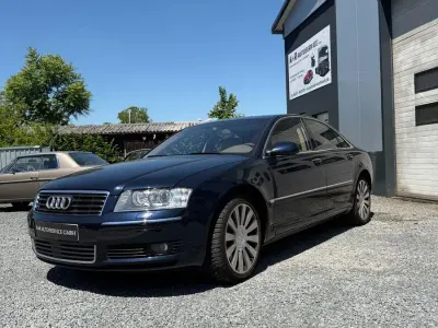 Gebraucht Audi A8 334 PS (245 kW) 2003 Blau Limousine