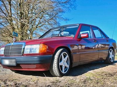 Gebraucht Mercedes 190 122 PS (89 kW) 1992 Rot Limousine