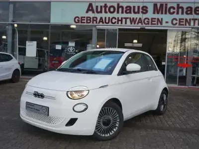 Gebraucht Fiat 500e Icon 86 kW (118 PS) 2022 Weiß Limousine