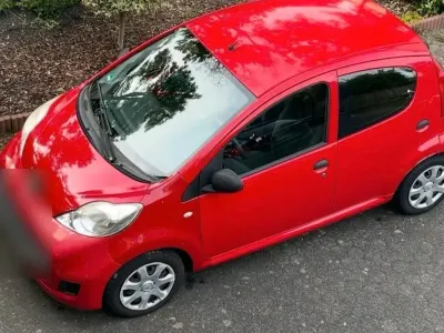 Gebraucht Peugeot 107 68 PS (50 kW) 2009 Rot Kleinwagen