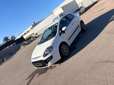 Gebraucht Fiat Punto 77 PS (56 kW) 2011 Weiß Kleinwagen