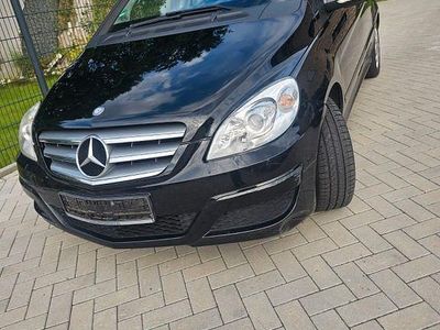 Mercedes B180