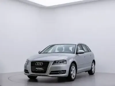 Gebraucht Audi A3 Attraction 125 PS (91 kW) 2011 Silber Kleinwagen