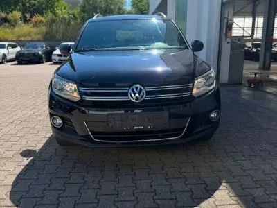 Gebraucht VW Tiguan LOUNGE 150 PS (110 kW) 2016 Schwarz SUV
