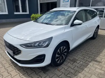 Gebraucht Ford Focus Titanium 125 PS (91 kW) 2023 Weiß Kombi