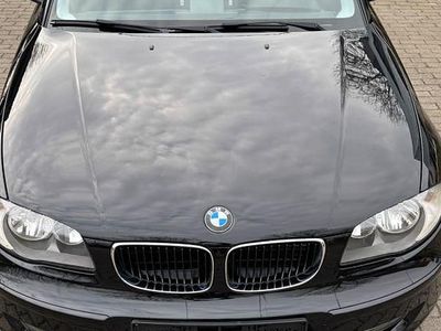 Gebraucht BMW 116 122 PS (89 kW) 2009 Schwarz Kleinwagen