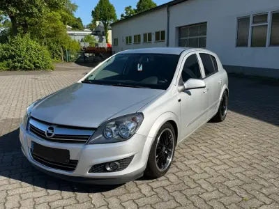 Gebraucht Opel Astra 105 PS (77 kW) 2007 Silber Limousine