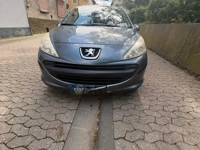Gebraucht Peugeot 207 73 PS (53 kW) 2007 Grau Coupé