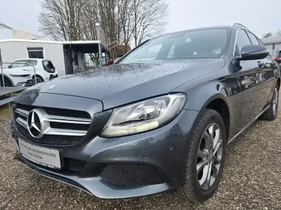 Gebraucht Mercedes C180 Avantgarde 156 PS (114 kW) 2015 Grau Limousine