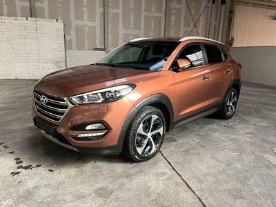 Gebraucht Hyundai Tucson Premium 141 PS (103 kW) 2017 Gold SUV