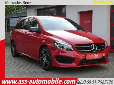 Gebraucht Mercedes B180 AMG line 122 PS (89 kW) 2016 Rot Kleinwagen