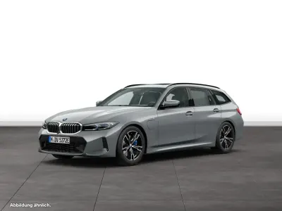 Gebraucht BMW 330e Sport Line 292 PS (214 kW) 2025 Grau Kombi