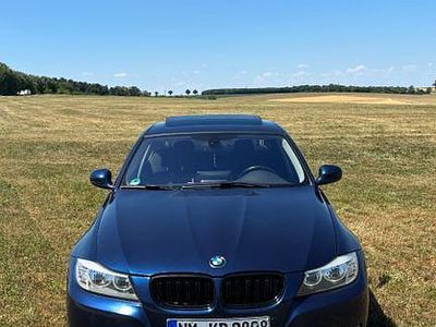 Blau Gebraucht 2010 BMW 320 Sport Line Limousine | 5.900 €