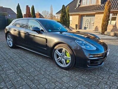 Grau Gebraucht 2024 Porsche Panamera 4S Sport Turismo Limousine | 108.000 € (Etwas zu teuer)