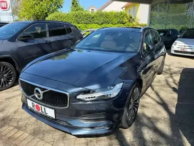 Gebraucht Volvo V90 Momentum 235 PS (172 kW) 2020 Blau Kombi