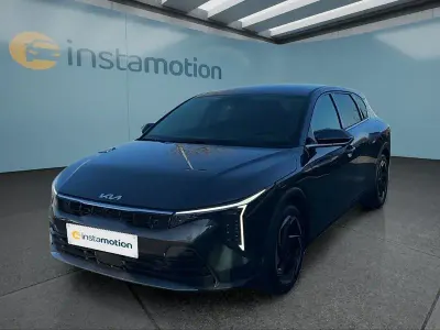 Neu Kia K4 Spirit 150 PS (110 kW) 2025 Grau Limousine