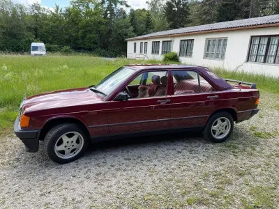 Gebraucht Mercedes 190 113 PS (83 kW) 1985 Rot Limousine