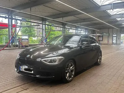 Gebraucht BMW 114 102 PS (75 kW) 2014 Schwarz Kleinwagen