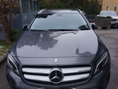 Mercedes GLA220