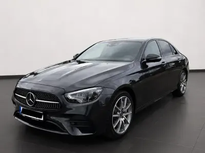 Gebraucht Mercedes E300 AMG line 306 PS (225 kW) 2020 Andere farben Limousine