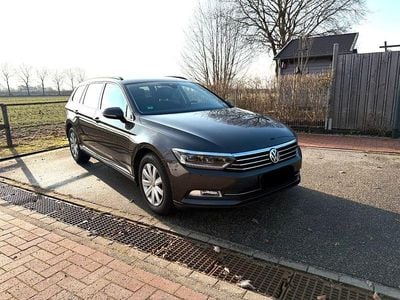 Gebraucht VW Passat Comfortline 150 PS (110 kW) 2017 Braun Kombi