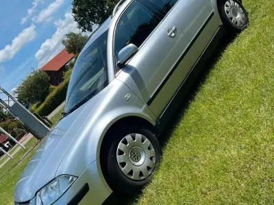 Gebraucht VW Passat 105 PS (77 kW) 2024 Grau Kombi