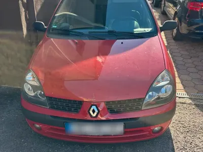 Gebraucht Renault Clio II 75 PS (55 kW) 2002 Rot Kleinwagen