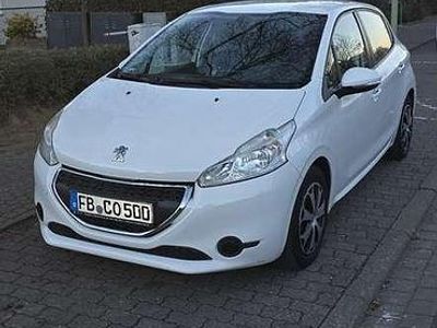 Gebraucht Peugeot 208 Active 68 PS (50 kW) 2013 Weiß Kleinwagen