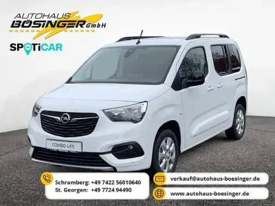 Gebraucht Opel Combo Life 131 PS (96 kW) 2023 Weiß Van / Kleinbus