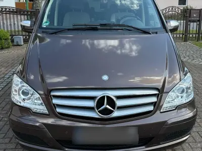 Gebraucht Mercedes Viano 224 PS (164 kW) 2013 Braun Van / Kleinbus