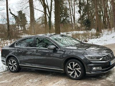Gebraucht VW Passat Highline 190 PS (139 kW) 2019 Grau Limousine