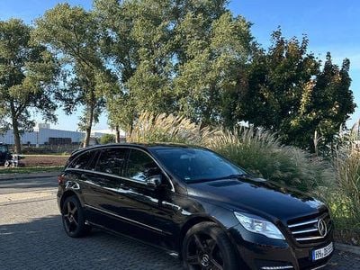 Gebraucht Mercedes R350 AMG 265 PS (194 kW) 2013 Schwarz Van / Kleinbus