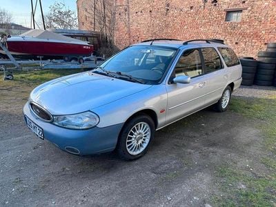 Gebraucht Ford Mondeo 136 PS (100 kW) 2000 Kombi