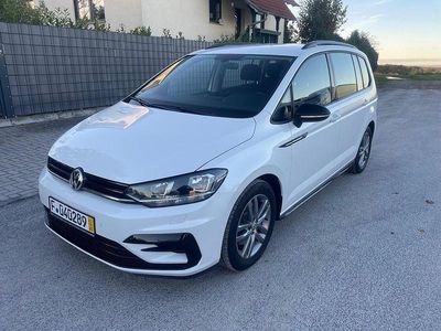 Weiß Gebraucht 2020 VW Touran R-line Van / Kleinbus | 16.700 € (Superpreis)