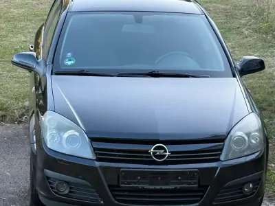 Gebraucht Opel Astra 125 PS (91 kW) 2004 Schwarz Limousine