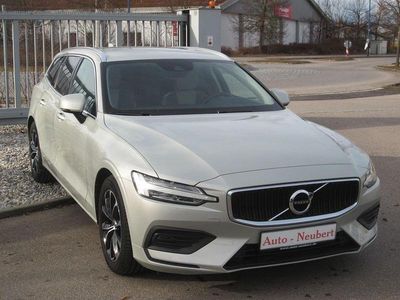 Gebraucht Volvo V60 Momentum 190 PS (139 kW) 2019 Silber Kombi