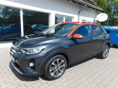 Gebraucht Kia Stonic DREAM-TEAM Edition 101 PS (74 kW) 2020 Grau SUV