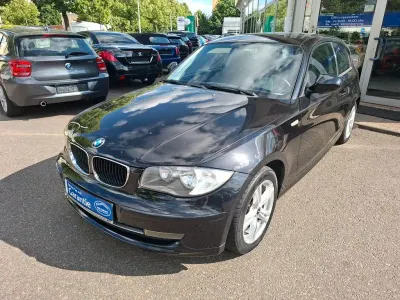Gebraucht BMW 116 Lifestyle 122 PS (89 kW) 2010 Schwarz Kleinwagen