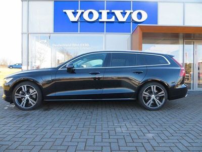Schwarz Gebraucht 2022 Volvo V60 Inscription Kombi | 33.800 € (Fairer Preis)