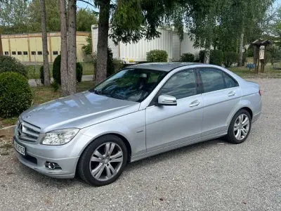Gebraucht Mercedes C180 156 PS (114 kW) 2009 Silber Limousine