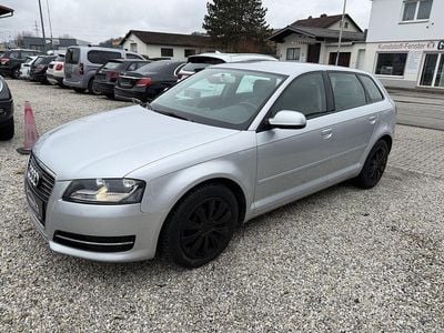 Gebraucht Audi A3 Attraction 105 PS (77 kW) 2012 Eissilber metallic Kleinwagen