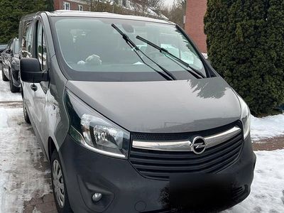 Grau Gebraucht 2016 Opel Vivaro Van / Kleinbus | 12.500 € (Fairer Preis)