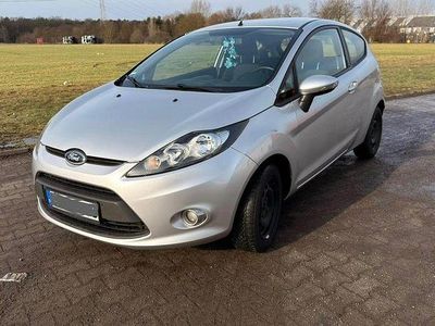 Gebraucht Ford Fiesta 82 PS (60 kW) 2012 Silber Kleinwagen