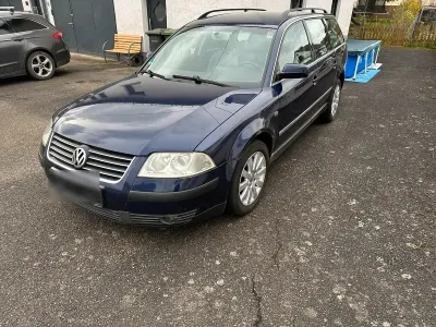 Gebraucht VW Passat Basis 131 PS (96 kW) 2003 Blau Kombi